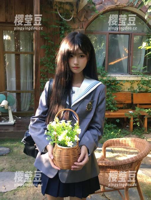 17c吃瓜苹果版：黑料大曝光，果皮还包着瓜肉呢