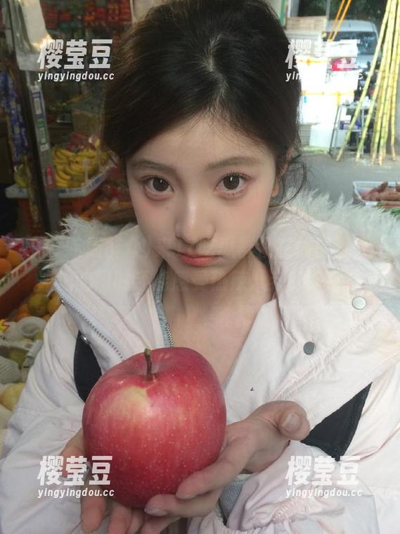 来17吃瓜群众在线围观，冲浪的同时还能感受热辣八卦的快感！