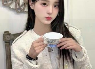 深夜的手机登录：观看51吃瓜网，似乎有人在看我