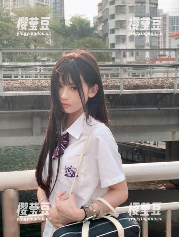 在“吃瓜不打烊51”地址，看看哪位网红在晒新烦恼！