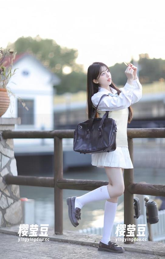吃瓜网苹果版，吃瓜的同时还能加点盐吗？