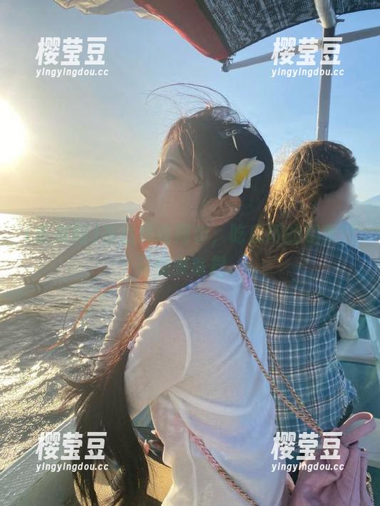 在线线路同步，吃瓜网的趣事就等你来拿捏。