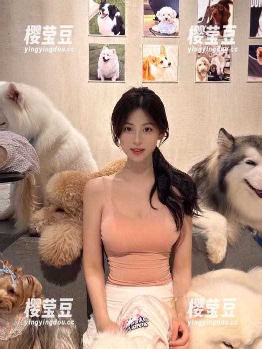 网页里的热搜比饭还香，今天刷‘国产吃瓜’，消食没烦恼！