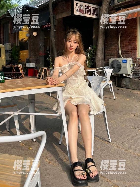 我爱五一吃瓜王：登录后点开竟瞎扯哲学，吃瓜的同时还能思考人生？