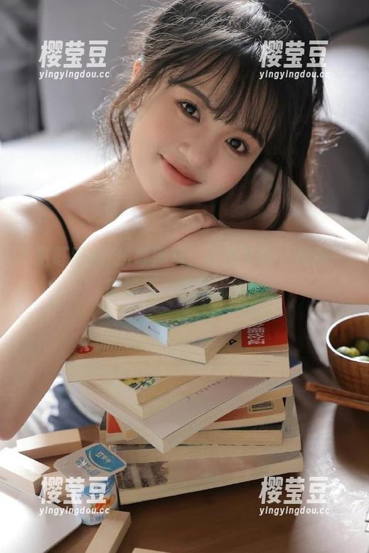 扒哥黑料：网页下载，黑料一键吃瓜，暴露无遗！
