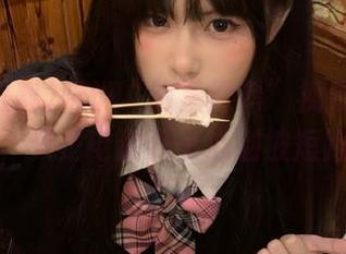 听说“明星黑料”视频能让你充电，只是电源要小心别被短路了！