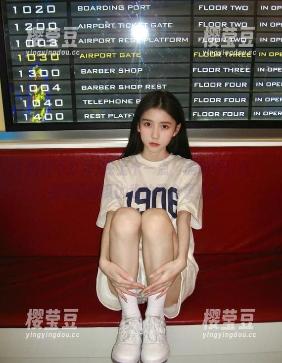 晚上十一点，黑料不打烊，视频里的瓜比我的零食更上头！