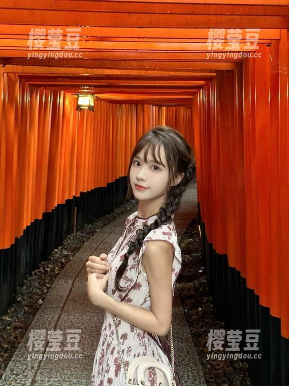 下载黑料不打烊，看我怎么带你穿过传送门！