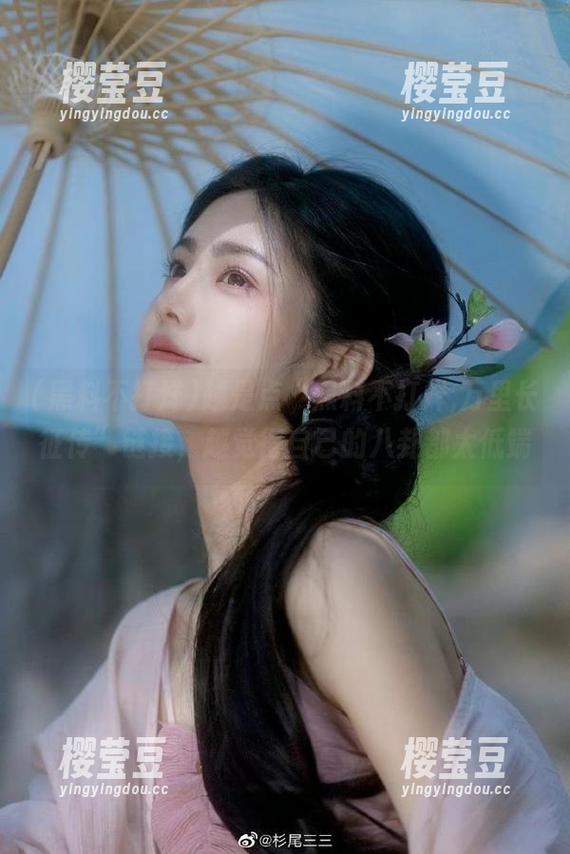 越是点“黑料不打烊,万里长征传”链接，越觉得自己的八卦都太低端