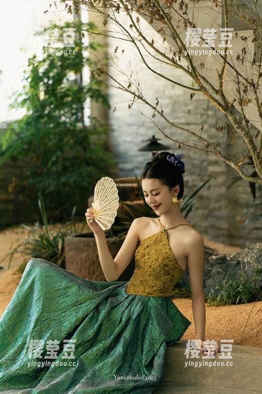 出门前听黑料正能量，跟着步子涨了三厘米，永不迷路也唱得不走调！