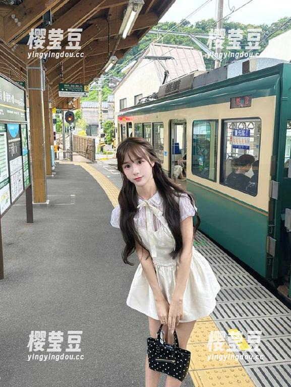登录黑料社区，轻轻松松抱走脑中的瓜，真是“一签秒入”！